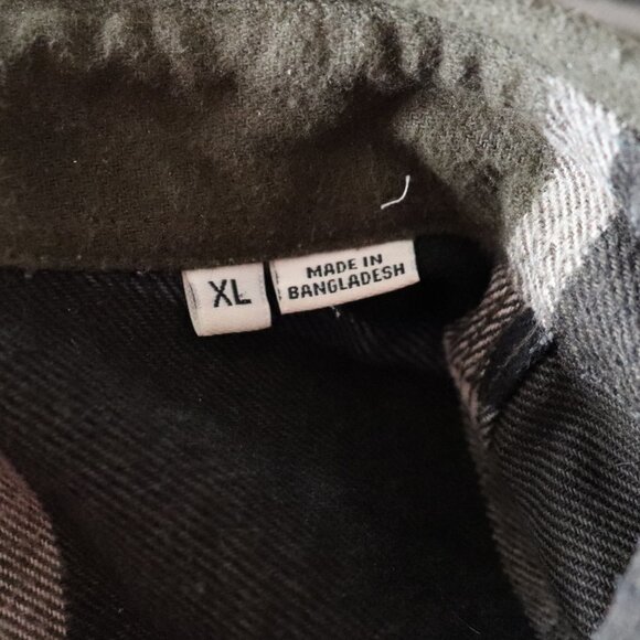 Produkt Green Flannel XL Buttoned Plaid Pocket Long Sleeve Thick Sweater T-Shirt - Picture 12 of 15